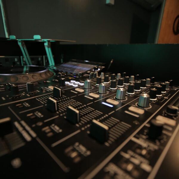 DJ Set up London studios